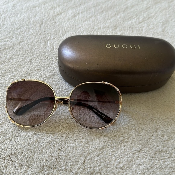 Gucci 59mm Round Sunglasses in Gold/Brown Gradient - Picture 4 of 11